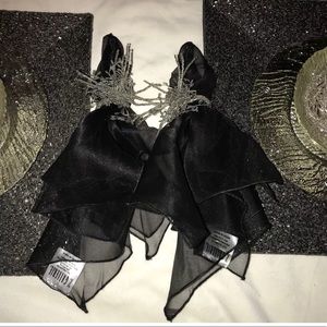 z gallerie black table linen napkins and holders